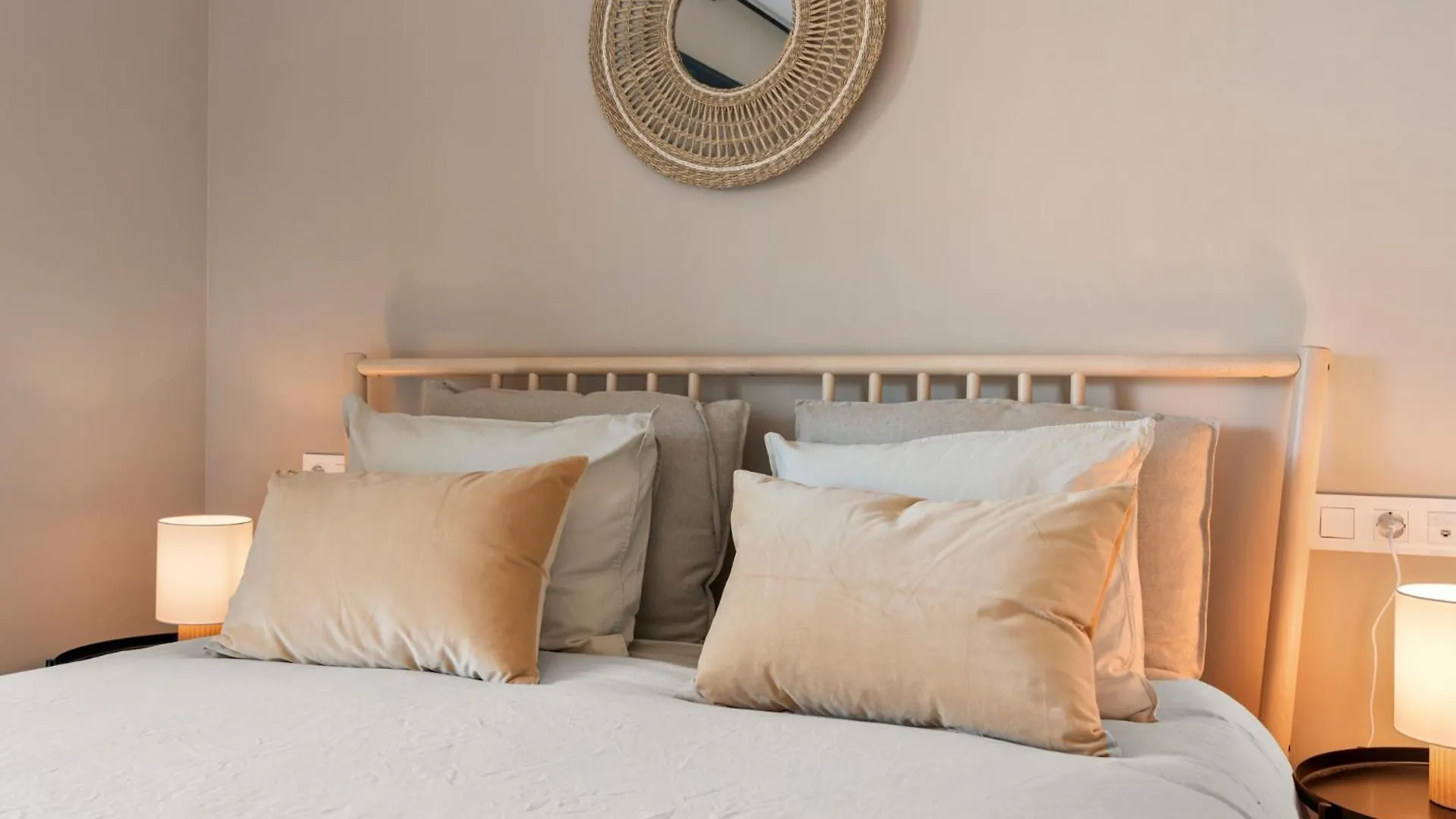 Brand New Chic Apartment - City, Pool & Beach Estepona