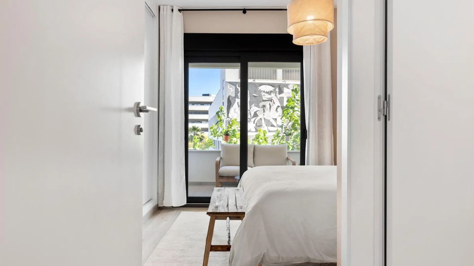 Brand New Chic Apartment - City, Pool & Beach Estepona
