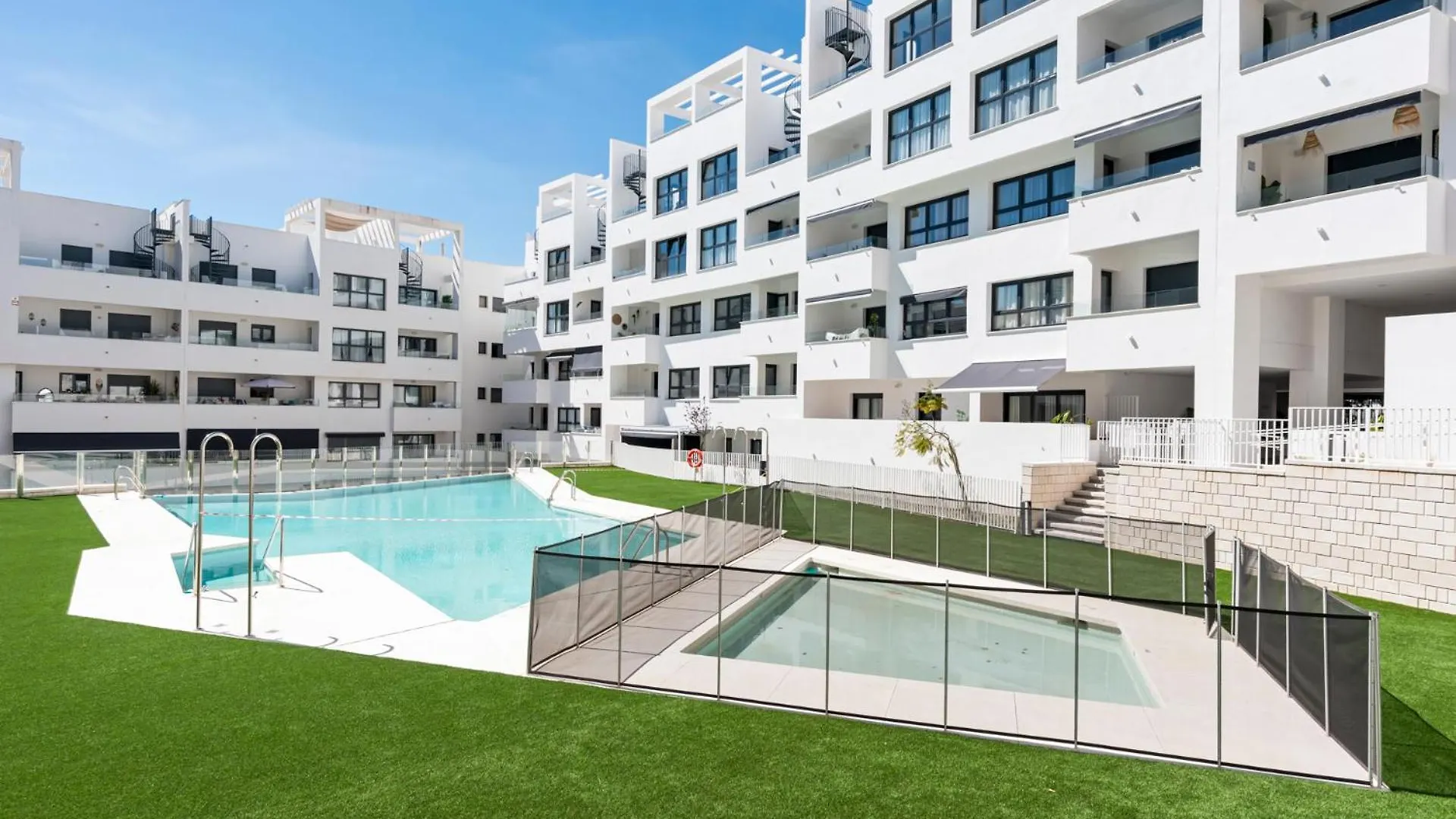 Brand New Chic Apartment - City, Pool & Beach Estepona 0*,  Spain
