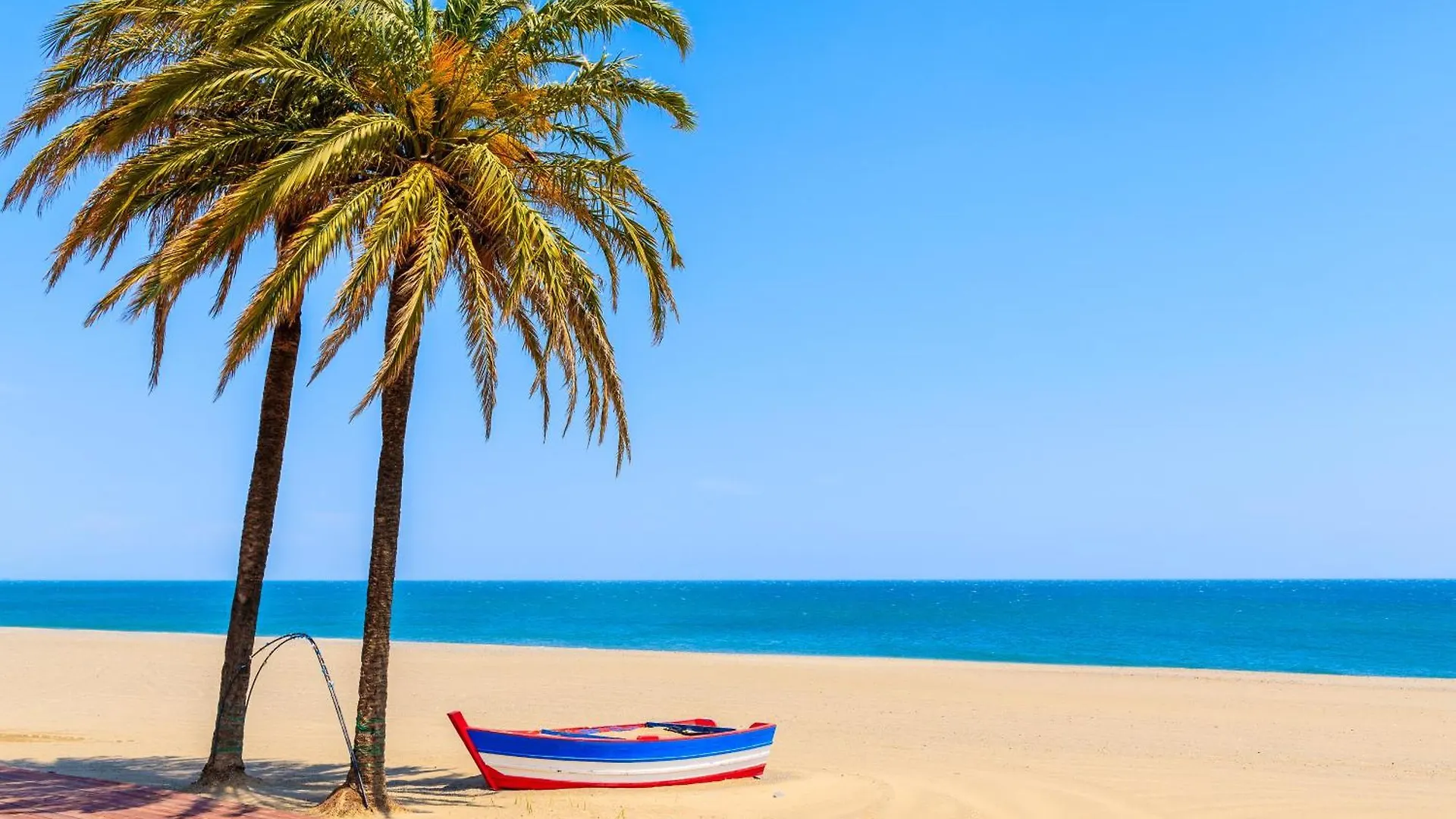 Brand New Chic Apartment - City, Pool & Beach Estepona